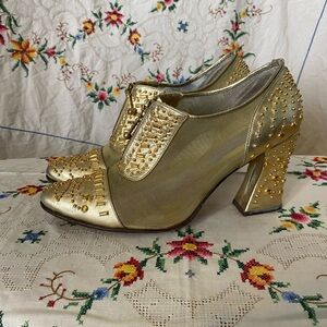 SOLD!! VINTAGE 80s DESIGNER GOLD MESH STUDDED BLOCK LOAFER PUMPS
